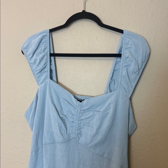 Torrid Midi Wash Chambray Ruched Front Dress Light Blue Size 1X NWT - Picture 5 of 9